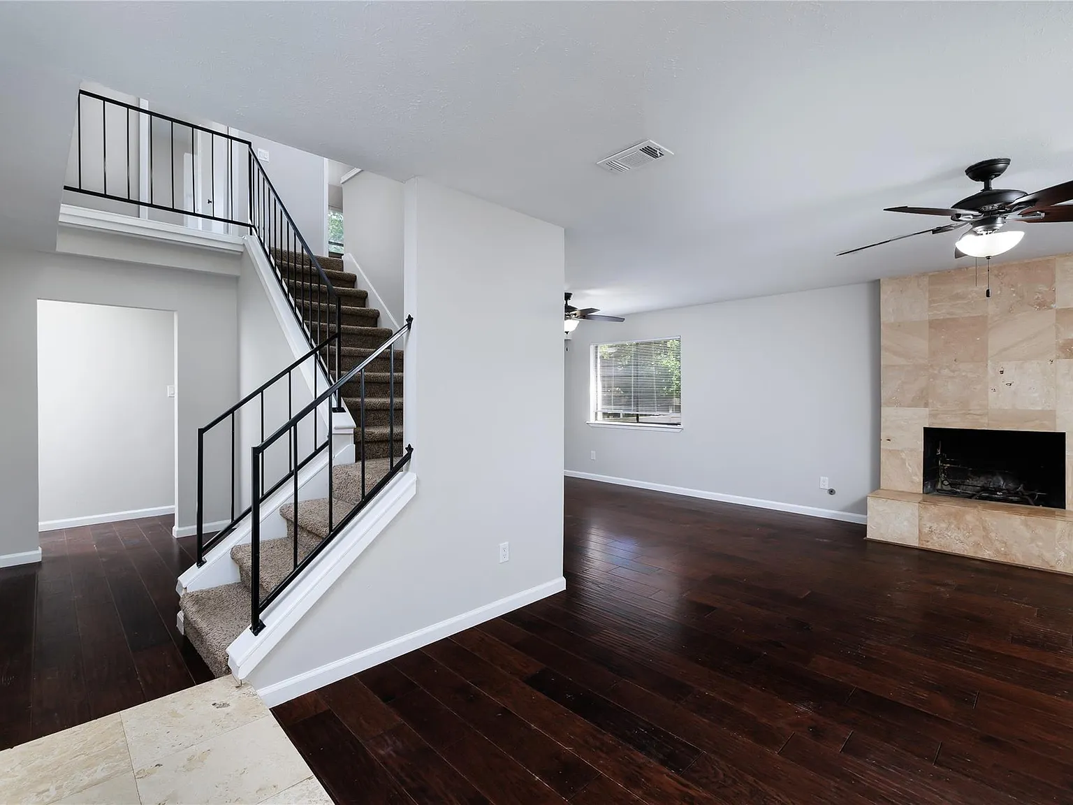 4 bed, 2.5 bath, 1978 sqft, $2,300 — Photo 4