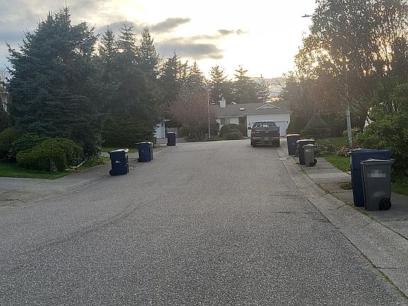 5th image of 706 145th Pl SW