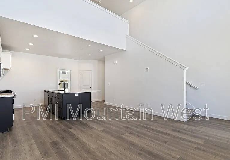 1836 W Red Twilight Ln — Photo 10