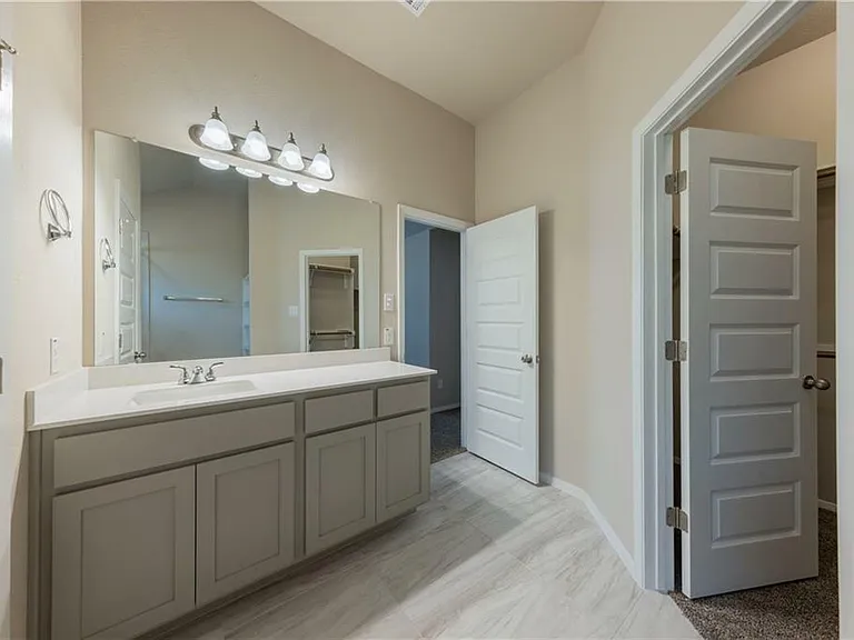 5705 Respinto Dr — Photo 12