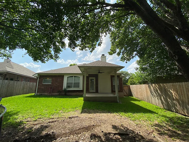 1727 Fallen Leaf Ln — Photo 13