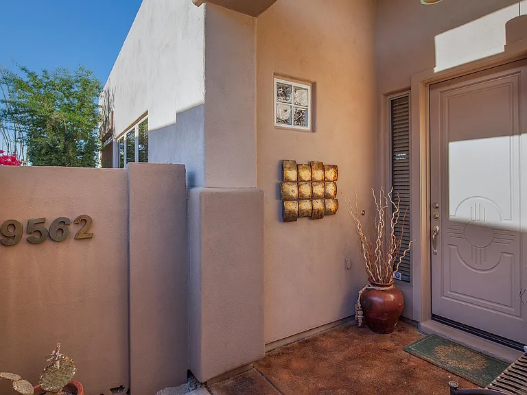 9562 E Chuckwagon Ln — Photo 6