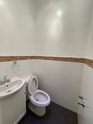 Rented by Greenrock Management | media 43