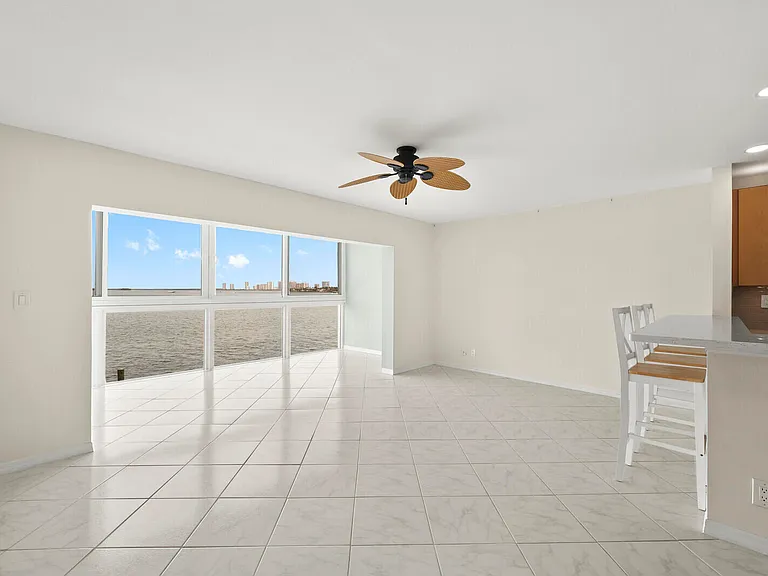 400 Wilma Cir #207 — Photo 13