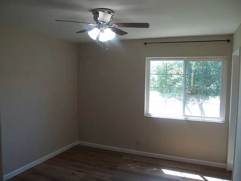 8164 Cardiff Dr — Photo 11
