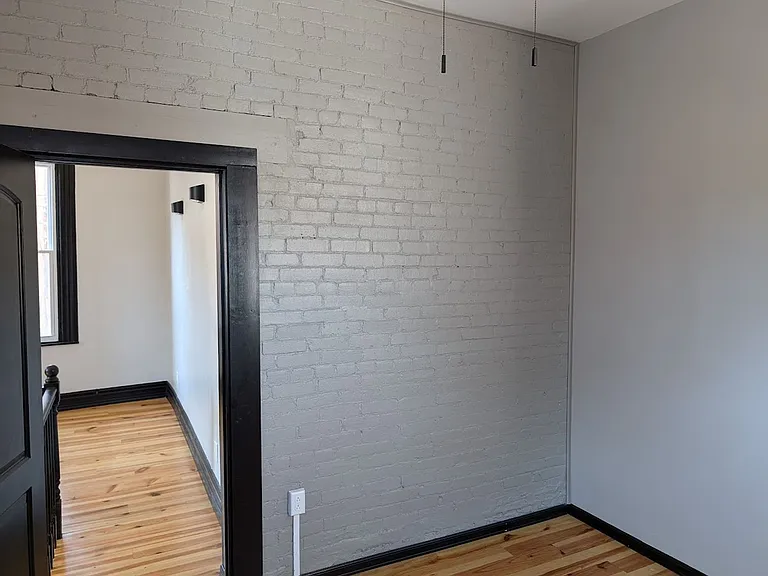 5400 Butler St — Photo 10