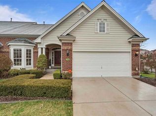 394 Shetland Valley Ct, Chesterfield, MO 63005
