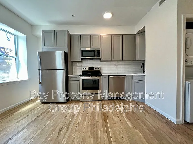2131 W Master St #2