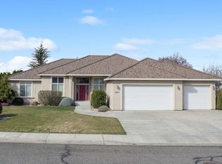 1484 Chardonnay Dr, Richland, WA 99352