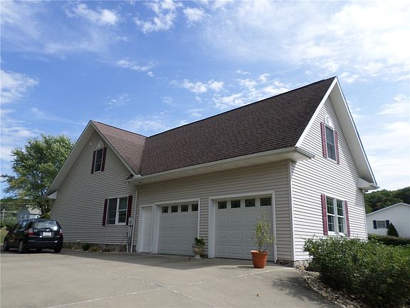 4th image of 230 Crago Ave
