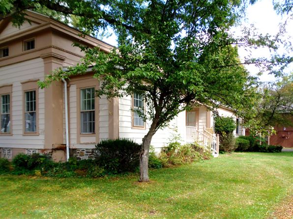8 Library St #B