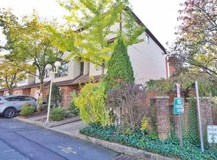 47 Venus Ln, Staten Island, NY 10314