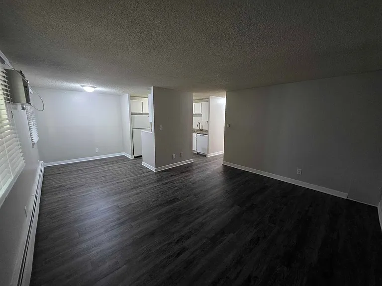 Sunstone Apartments — Photo 24