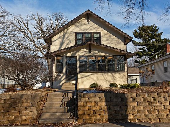 2nd image of 2551 McKinley St NE