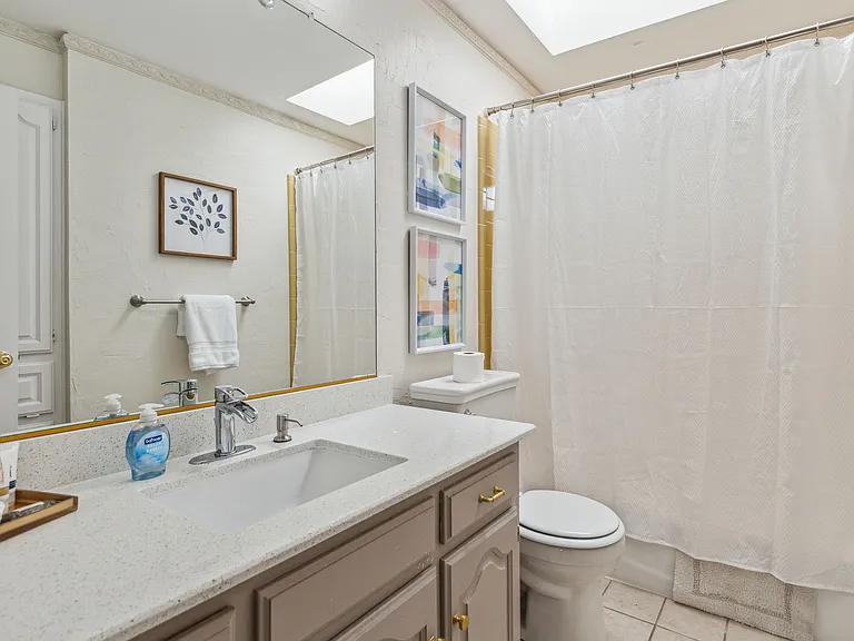 1428 Chatsworth Ln — Photo 17