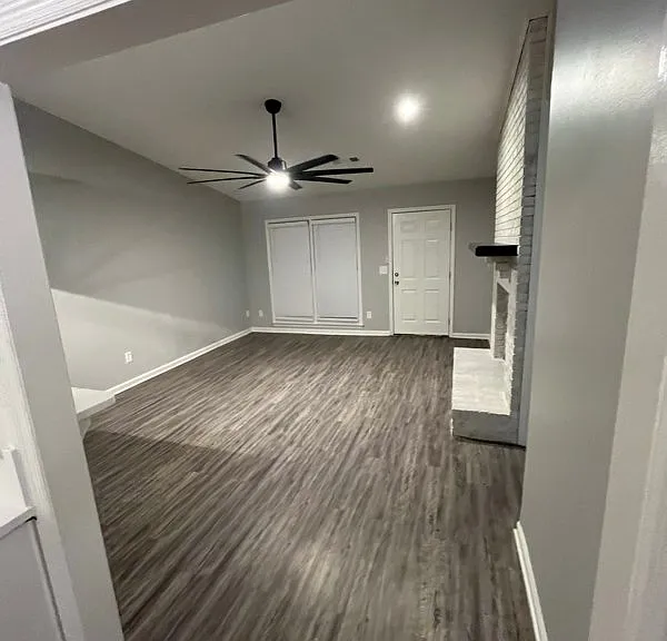 6233 Cross Tie Ct #4 — Photo 9