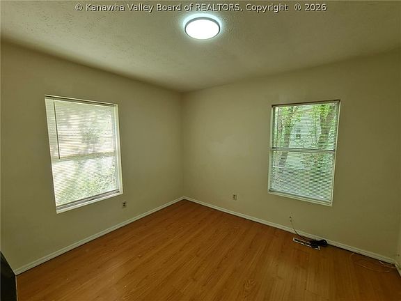 3rd image of 94 Whittington Rd