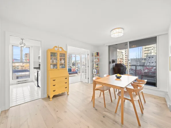 1633 W 8th Ave #303, Vancouver, BC V6J 5H7