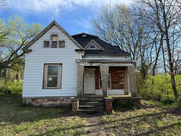 708 Grace Avenue, West Plains, MO 65775