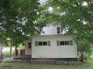 189 Frog Eye Rd, New Paris, PA 15545