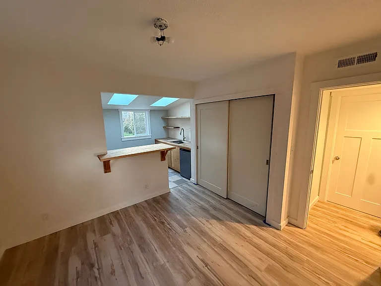 414 Newtown St — Photo 15