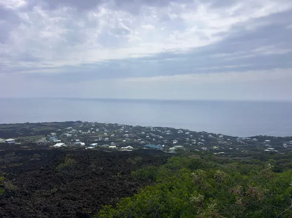 11 MILOLII RD, Captain Cook, HI 96704