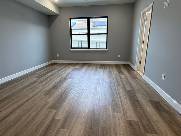 5th image of 33 12th Ave #2A