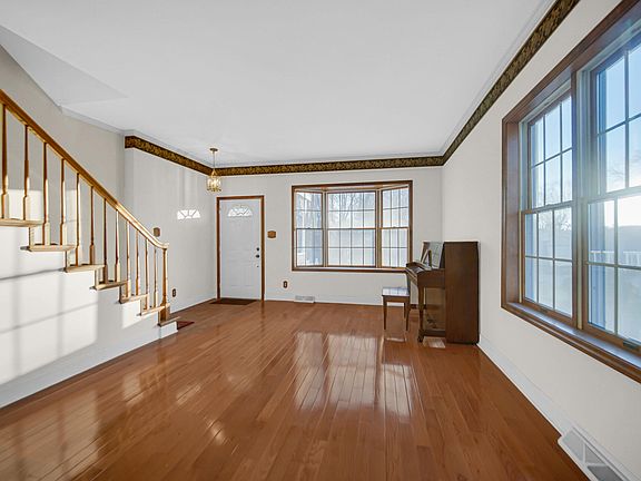 5th image of 248 N Washington St