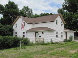 28 Oklahoma Ave, Adrian, MN 56110