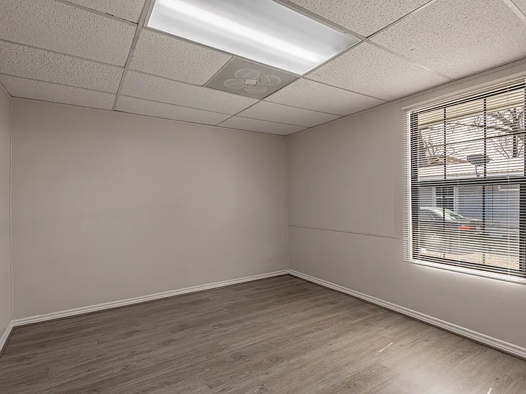 626 University Ave #G — Photo 11
