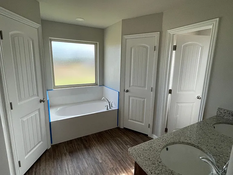 115 Santa Monica Ave — Photo 10