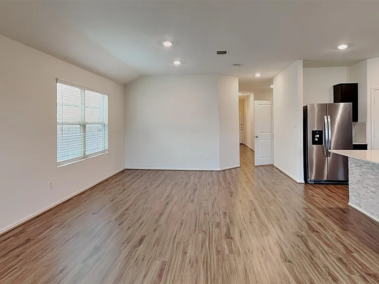 3356 Lauren Nicole Ln — Photo 3
