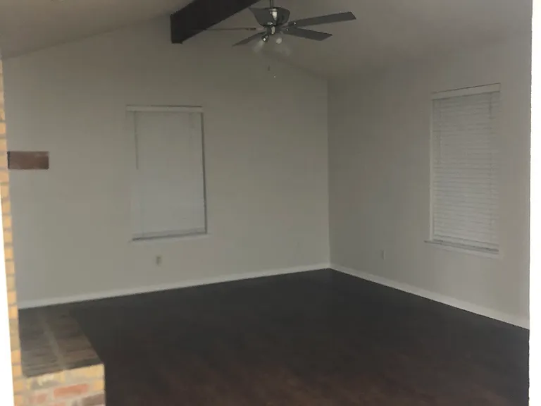 7712 Jennifer Ln — Photo 2