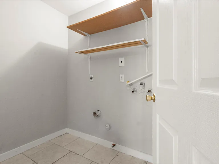 907 Northbend Dr — Photo 15