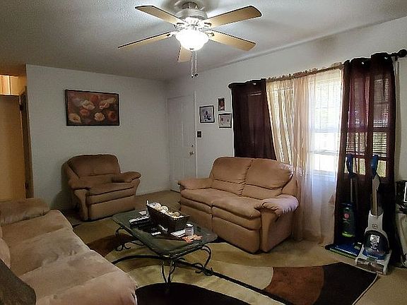 3rd image of 202 Woodland Dr
