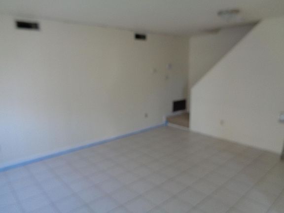 4th image of 922 Carro Dr #2