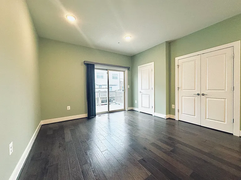 1009 Rockwell Ave — Photo 22