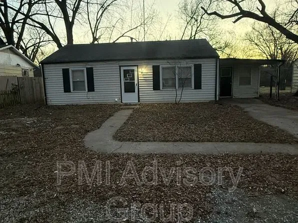 3365 SE Girard St, Topeka, KS 66605