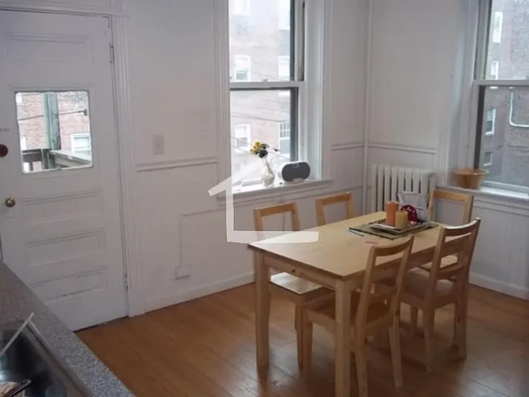 6 Euston St #5 — Photo 5