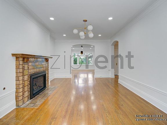 5th image of 747 Leavenworth St APT 1