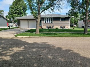 313 Clark Ave, Harvey, ND 58341