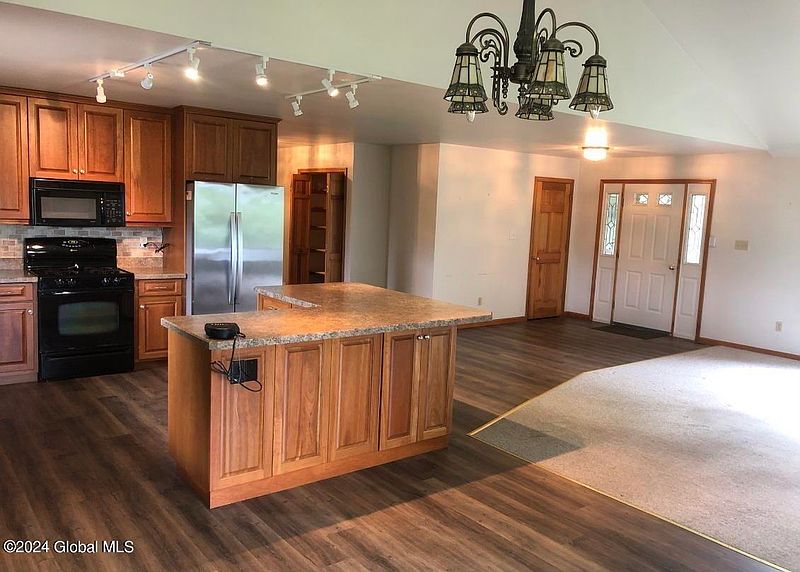 3rd image of 361 Langley Road