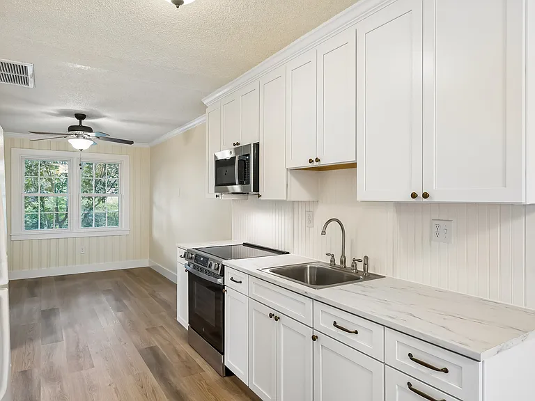 5034 Victoria Ave #B — Photo 10