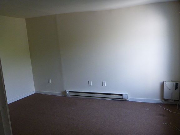 2nd image of 1545 W Thompson St #C