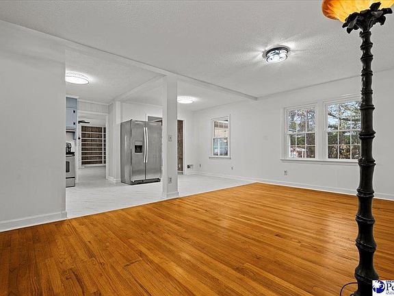 5th image of 1213 Hobart Dr