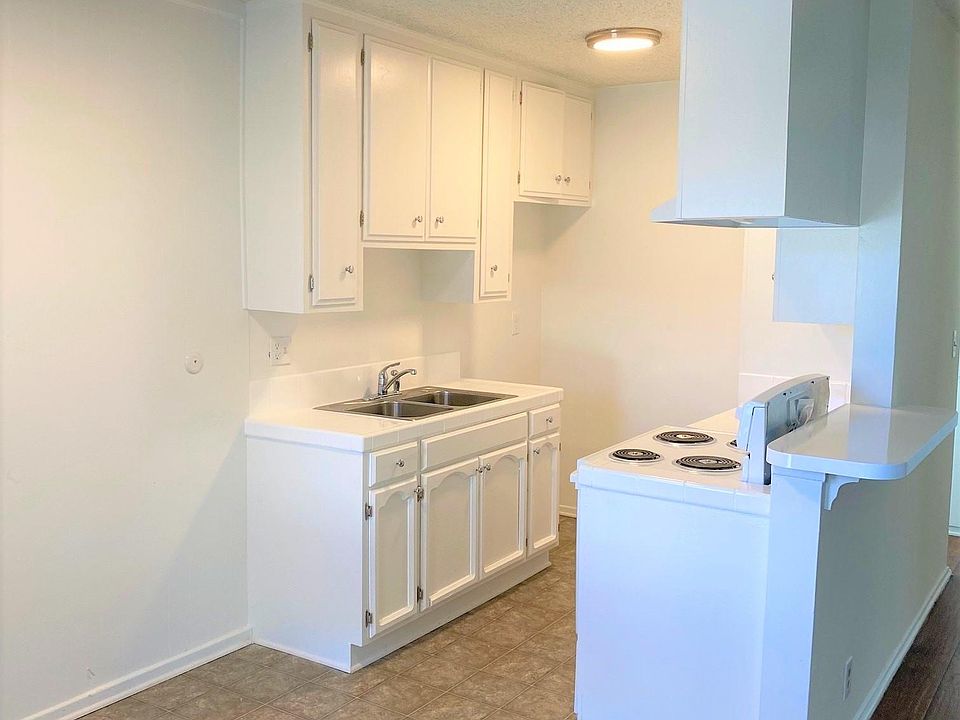 1st image of 20356 Cohasset St