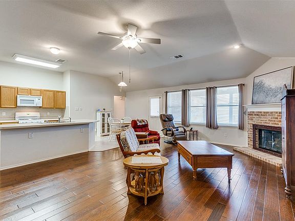 3rd image of 1244 Stone Ln