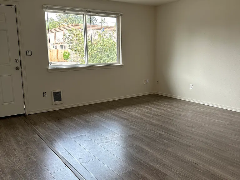 8813 Commercial St SW #3 — Photo 7
