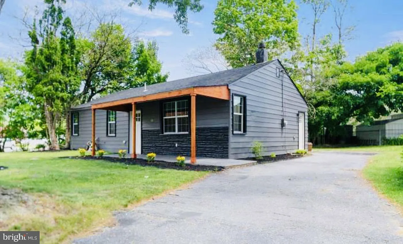 2 bed, 1000 sqft, $1,800 — Photo 2