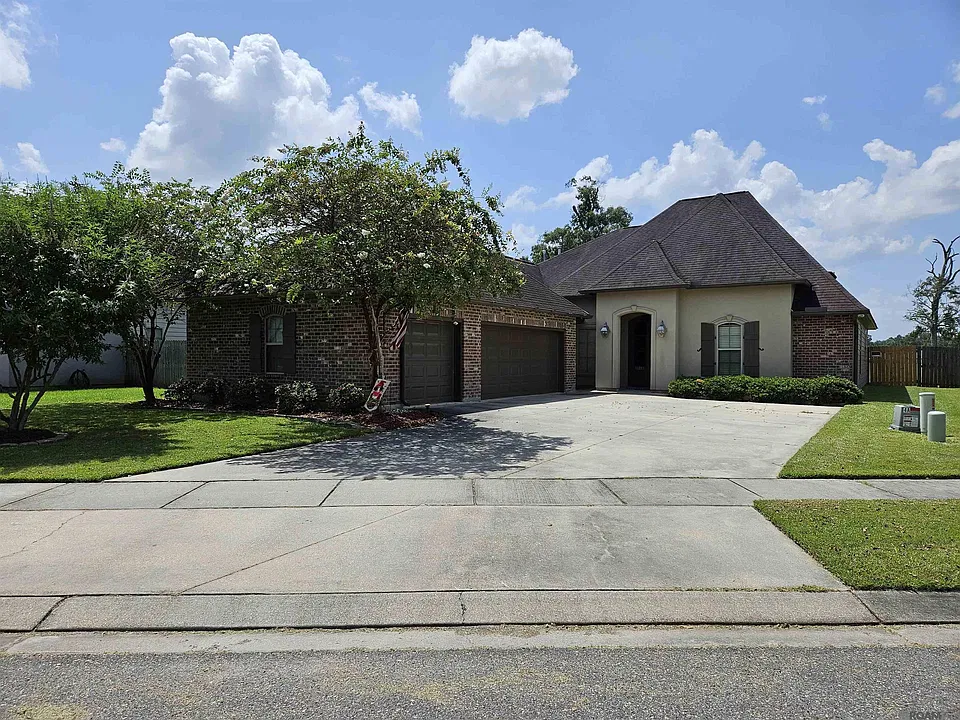 43283 Pond View Dr